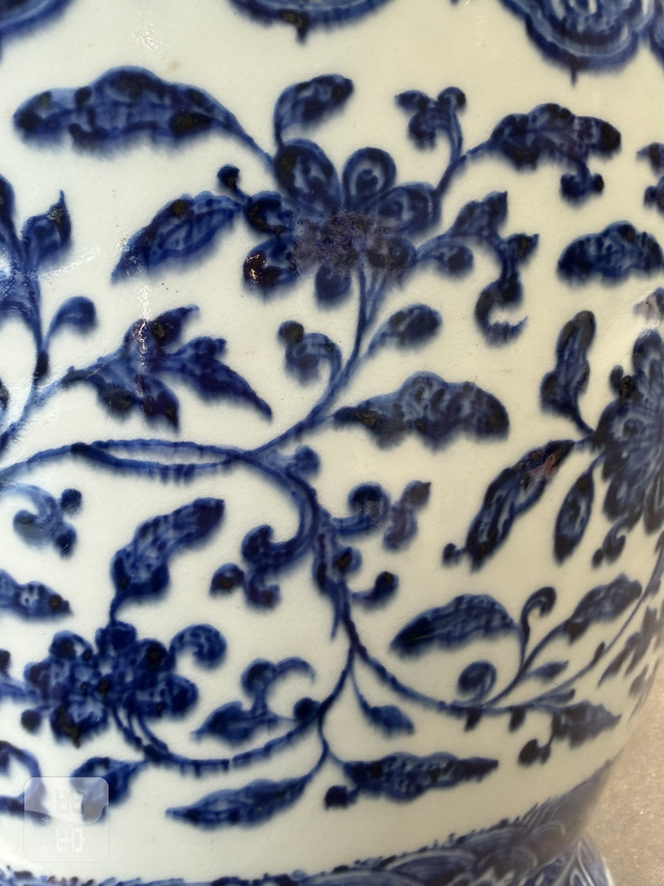 清雍正 青花缠枝莲纹贯耳尊 - 图11